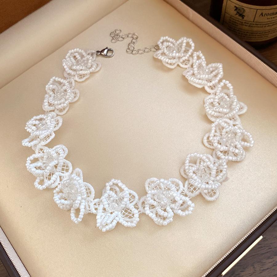 New Sexy Beaded Choker Necklaces Women Lace Pearl Flower Clavicle Chains Vintage Gentle Sweet Party Wedding Jewelry Accessories