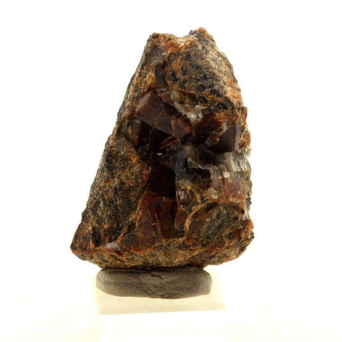 Pierres et Minéraux. Grenat Grossulaire-Andradite. 139,5 ct. Pyrénées-Orientales, France..