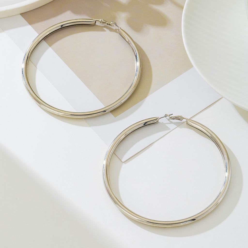 Модные серьги-подвески для женщин