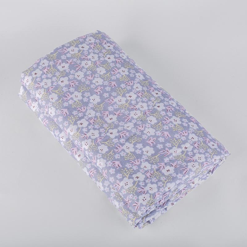 Пододеяльник из хлопка и шелка с внутренним наполнителем.