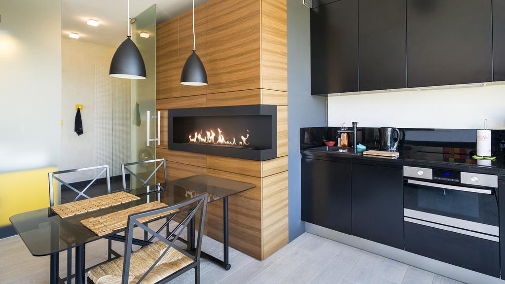 Камин на биоэтаноле настенный DELTA 1200 TÜV правый с декоративными камнями с набором декоративных камней