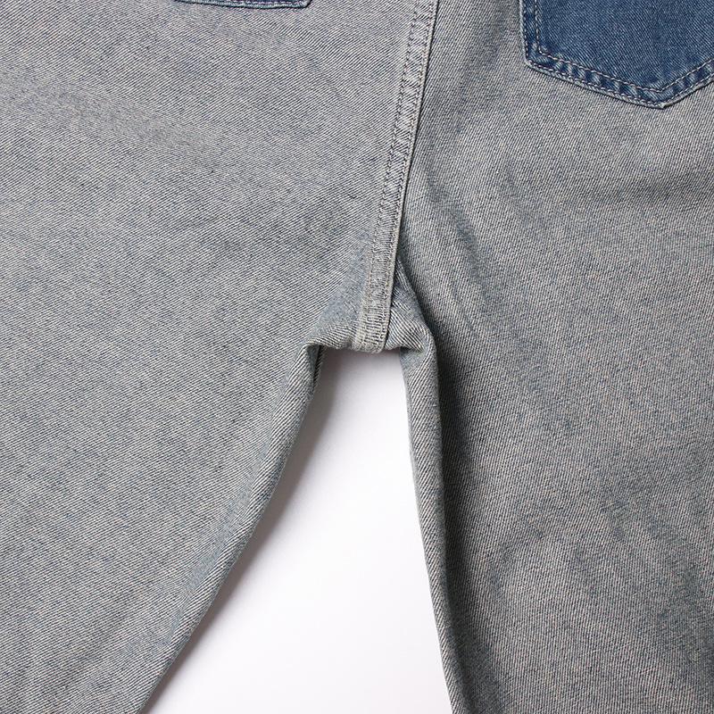 Весна 2025 г. Узкие джинсовые брюки с высокой талией и цветными блоками — европейский и американский стиль