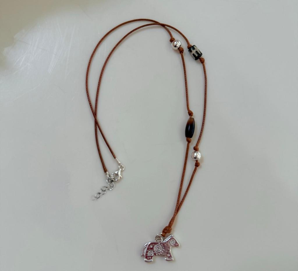 Серебряный кулон-подвеска с тотемом лошади из луговых трав S925 - Повседневная и универсальная цепочка для свитера