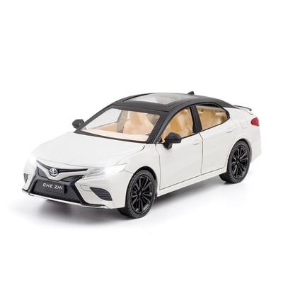 Игрушечная модель автомобиля в масштабе 1/24 Toyota Camry, открывающиеся двери со звуком и светом, образовательная коллекция, подарок ребенку