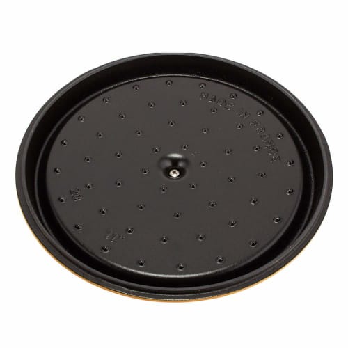 Staub Пико Кокот Круглый 28см Горчичный/Желтый (1102812) - Эмалированная кастрюля с ручкой, Rund Brater горчично-желтый. Эта стильная посуда идеально подходит для кухни