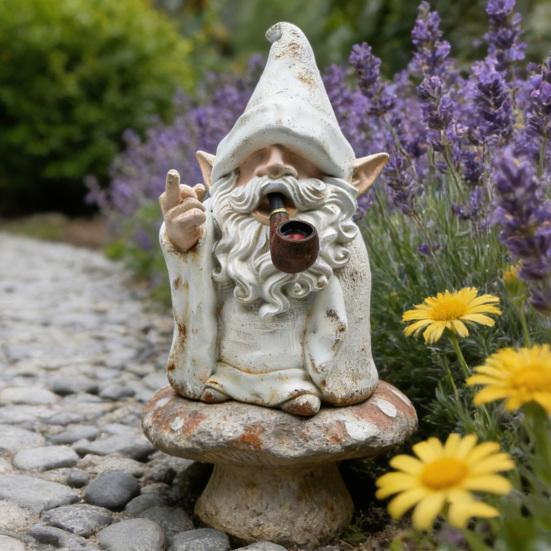 Статуэтка Гнома со Средним Пальцем и Дымом, Забавная Садовая Фигурка Волшебника-Гнома, Непослушная Смоляная Скульптура для Газона, Двора, Балкона, Крыльца, Патио, Декор для Дома