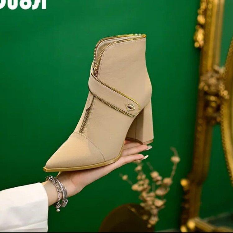 Женские короткие сапоги французского дизайна на толстом каблуке