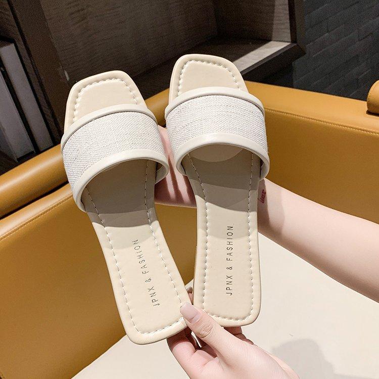 Квадратная головка с плоским дном, простые, односложные, классные тапочки, женская одежда 2024 года, летняя, новая, подходящая по цвету, мягкая подошва, пляжная обувь