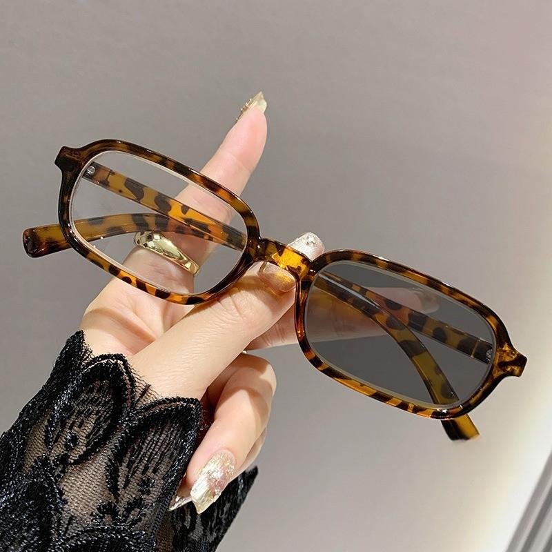 Фотохромные очки для близорукости Стильные HD Маленькая оправа Принтованные дужки Вдохновленные роскошью Очки для защиты от синего света Диоптрии до -4.0