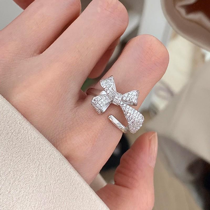 Trendy High-end Moonstone And Zircon Ring With Stylish Wave Pattern Ideal For Modern Ladies