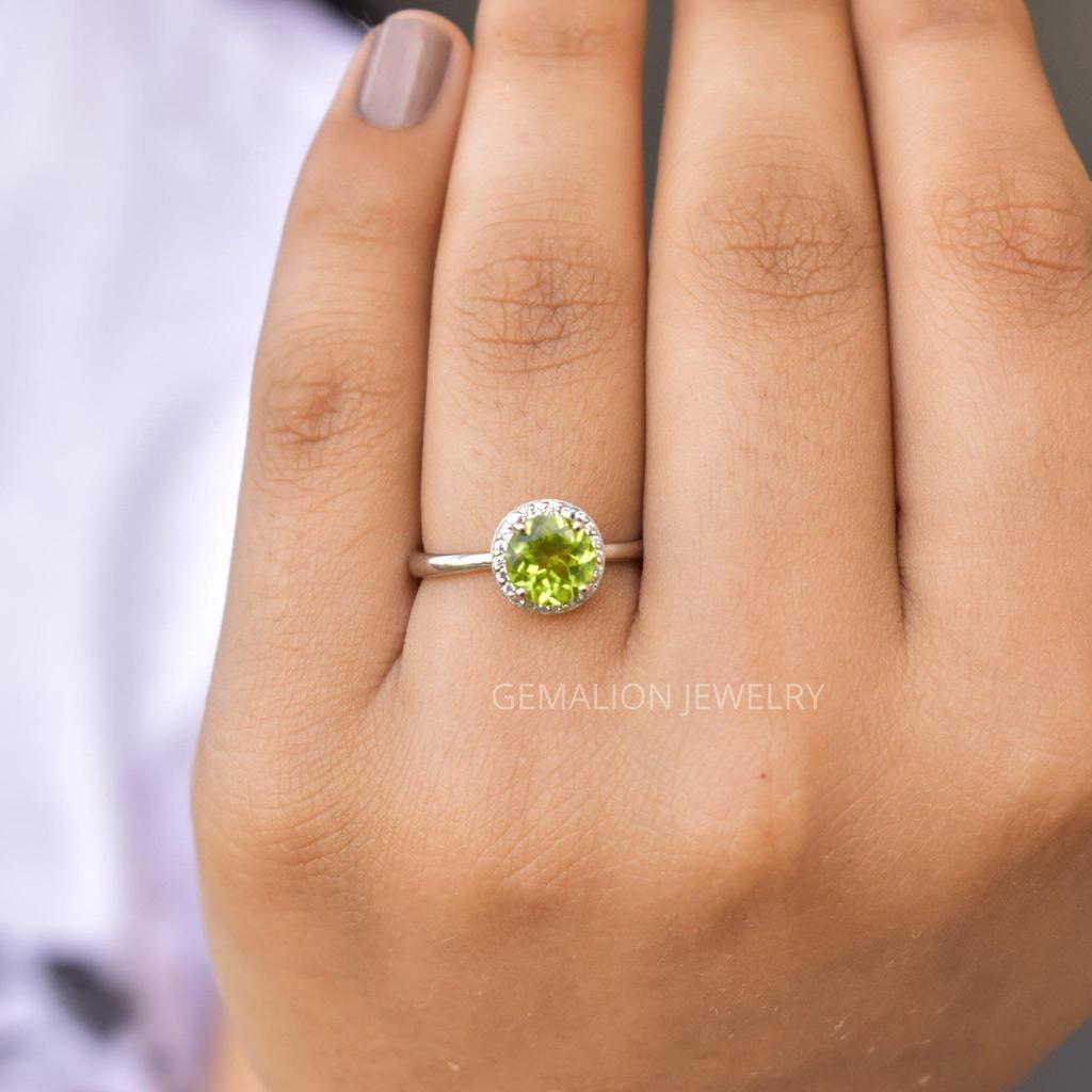 Natural peridot sterling silver ring , Round cut gemstone ring , Peridot ring for women , peridot halo ring , peridot Ring silver, halo ring
