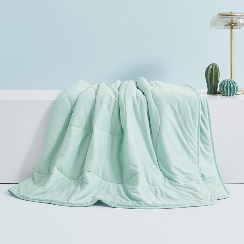 LUOLAI Refreshing Cool Sensation Summer Quilt