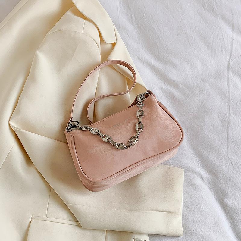 Маленькая сумка Niche Design с нежной текстурой и цепочкой для женщин. Весной новая модная и модная маленькая квадратная сумка через плечо для женщин.