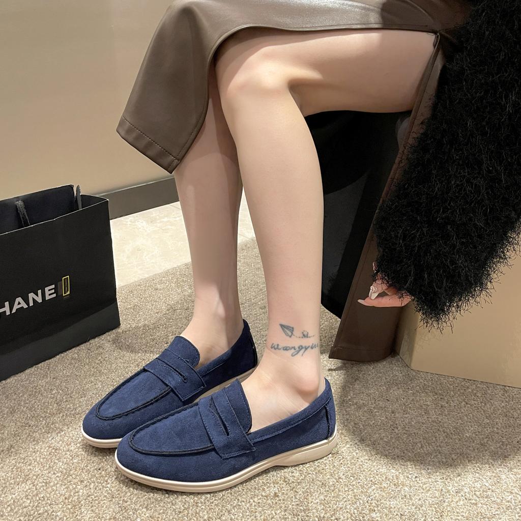 New Solid Color Flats Women Large Size  Round Toe Slip-on Versatile Leisure Ladies Shoes Handmade