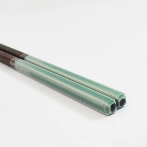 A pair of lacquered chopsticks with a paulownia wood box and chopstick rest, Honoka, 2 pairs, made in Japan