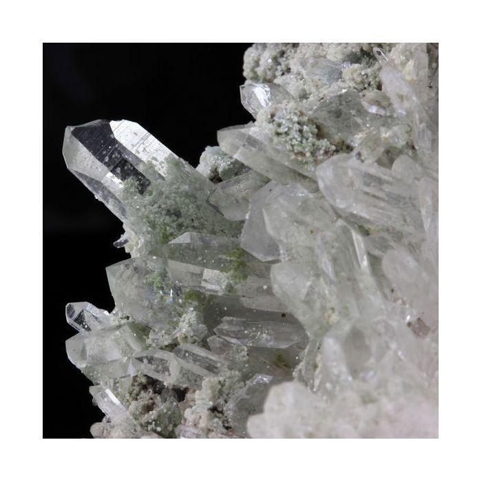 Pierres et Minéraux. Quartz + Cookeite. 557.0 ct. Peychagnard, Isere, France.