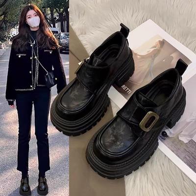Платформа толстый каблук британский стиль маленькие кожаные туфли женские 2025 новая весна универсальные женские туфли одинарные туфли черные лоферы