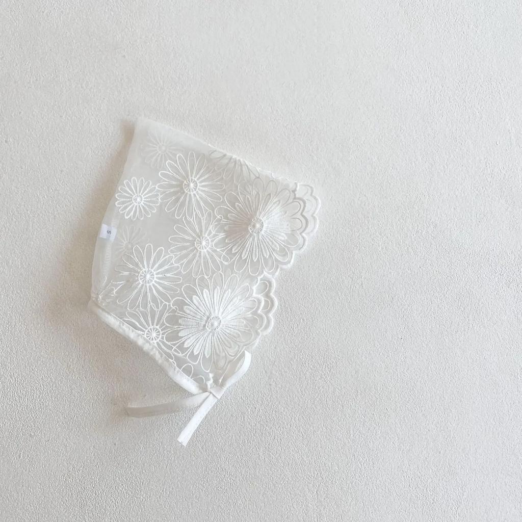 Весна-лето, кружевная цветочная шапочка для новорожденных мальчиков и девочек, элегантная белая шапочка принцессы для малышей, мягкий хлопковый реквизит для детской фотосъемки