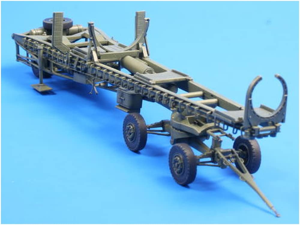 Special Hobby German Rocket Trailer with Lifting Equipment Plastic Model SHA7212 1/72 V-2