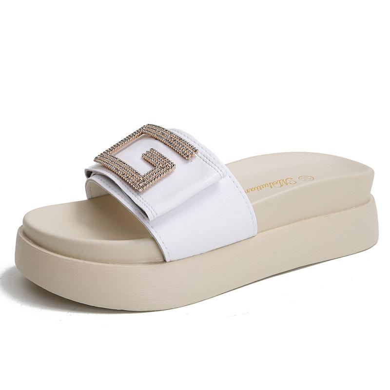 Кожаные крутые тапочки женские носят 2025 новая летняя мода интернет-знаменитость женские толстая подошва губка пляжные инс тренд