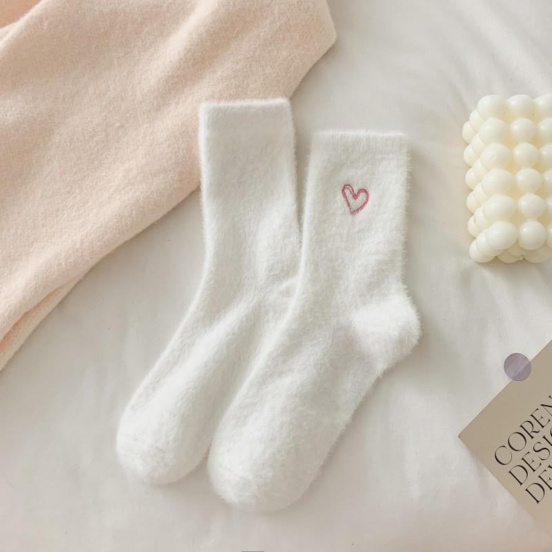 Корейские плюшевые носки с сердечками для женщин, теплые, мягкие, из норкового бархата, напольные носки, осенне-зимние, утолщенные, термо, из кораллового флиса, носки для сна
