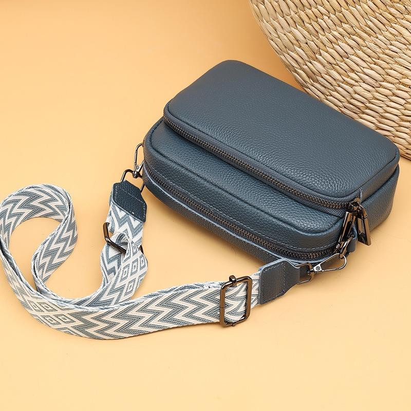 First layer cowhide women's bag women's shoulder bag simple retro messenger small square bag fashionable versatile underarm women's bag