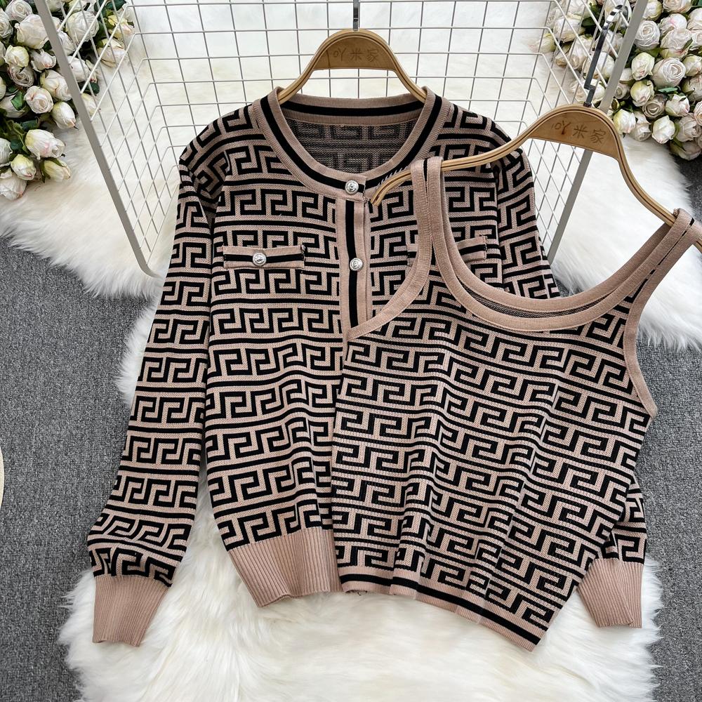 Зима-Осень Бренд-Дизайнер Вязаный Комплект со вставками Модная куртка с длинным рукавом и круглым вырезом Трикотаж + широкие брюки + майка Женский свитер из трех частей Костюм