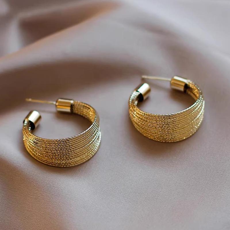 Thick Wide Multi-Strand Woven Mesh Texture C-Shape Hoop Earrings Gold Tone Snap Closure Elegant Office Ladies Accessories