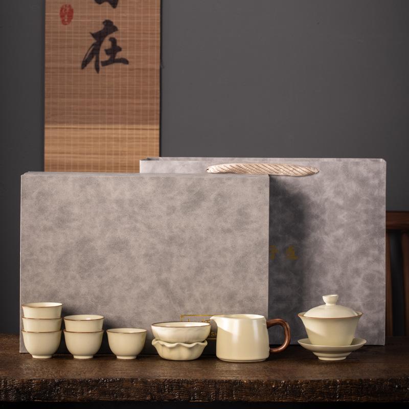 Ceramic Huang Ru Kiln tea set can be raised with an opening film and a gift box. Business souvenir gifts can be made.