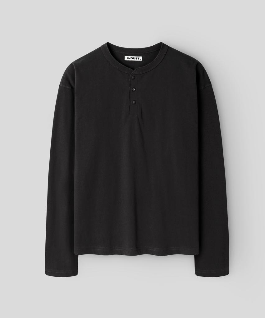 INDUST Semi-Crop Henley Neck Long Sleeve T-Shirt_Charcoal