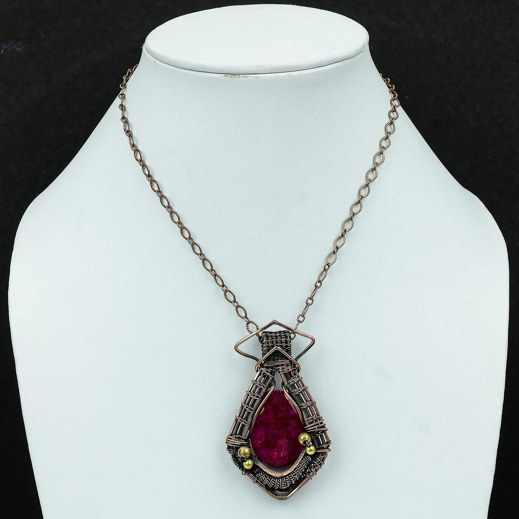 Кулон с ограненным кашмирским рубином, обернутый медной проволокой, кулон ручной работы из меди, элегантный кулон, обернутый проволокой, драгоценный камень, кулон для подарка