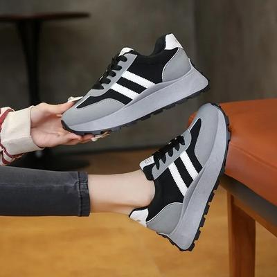 Мода 2024 Бренд Женская обувь Перекрестная шнуровка Женская вулканизированная обувь Модное сочетание цветов Горячая распродажа Круглый носок Уличная повседневная обувь