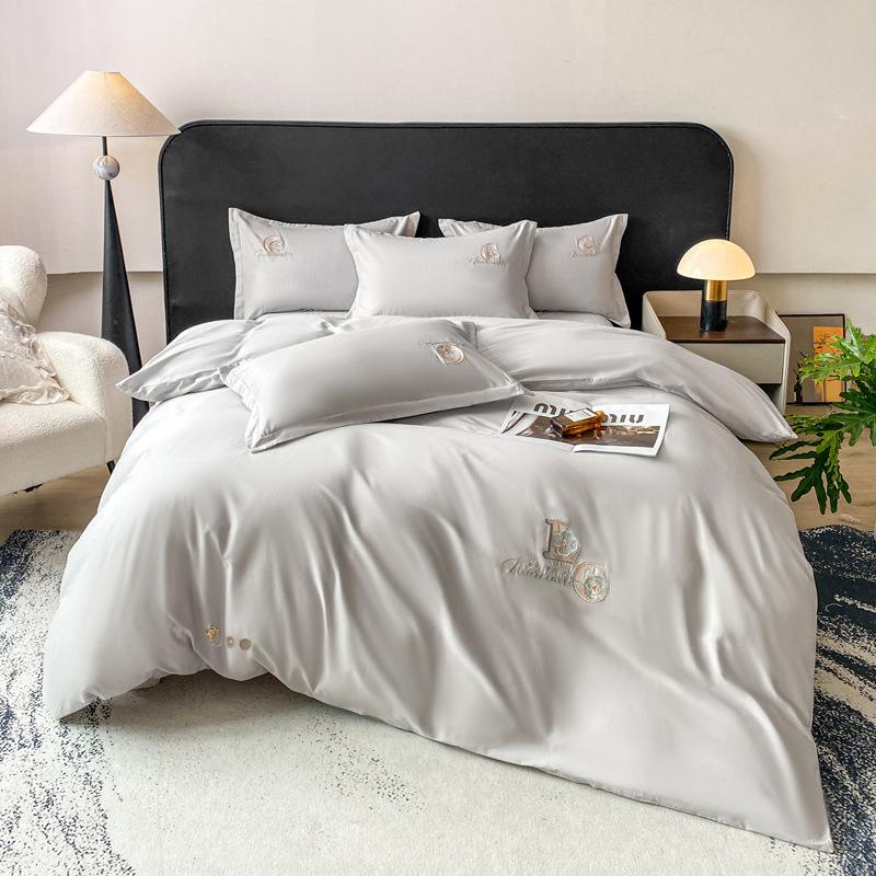 Легкая роскошь Высококлассный Класс А Чистый хлопок Комплект из четырех предметов для кровати Вышивка Приятный для кожи Дышащий Удобный Простыня Пододеяльник Наволочка