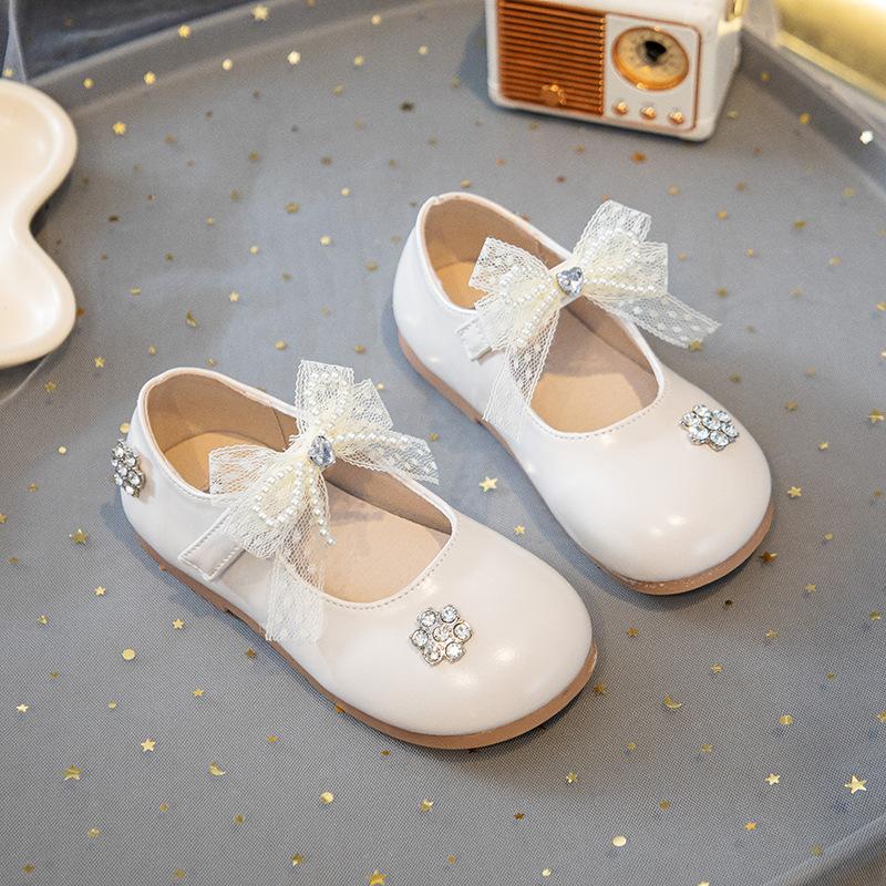 Кожаная обувь для девочек 2025 осень новая обувь принцессы с бантом и кристаллами модная детская обувь на мягкой подошве повседневная