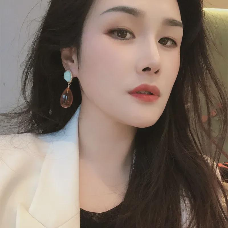 Amber Water Drop Earrings - French Retro Style, Light Luxury, High-End Silver Earrings for Women