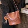 Retro Niche Design Tote Bag 2025 New High-end Texture Versatile Shoulder Messenger Bag Portable Bucket Bag Women