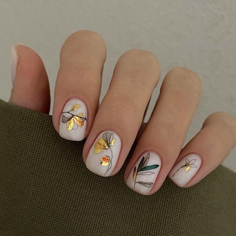 French Wavy Fake Nails Short Round Nail Tips Manicure False Nails  for Salon