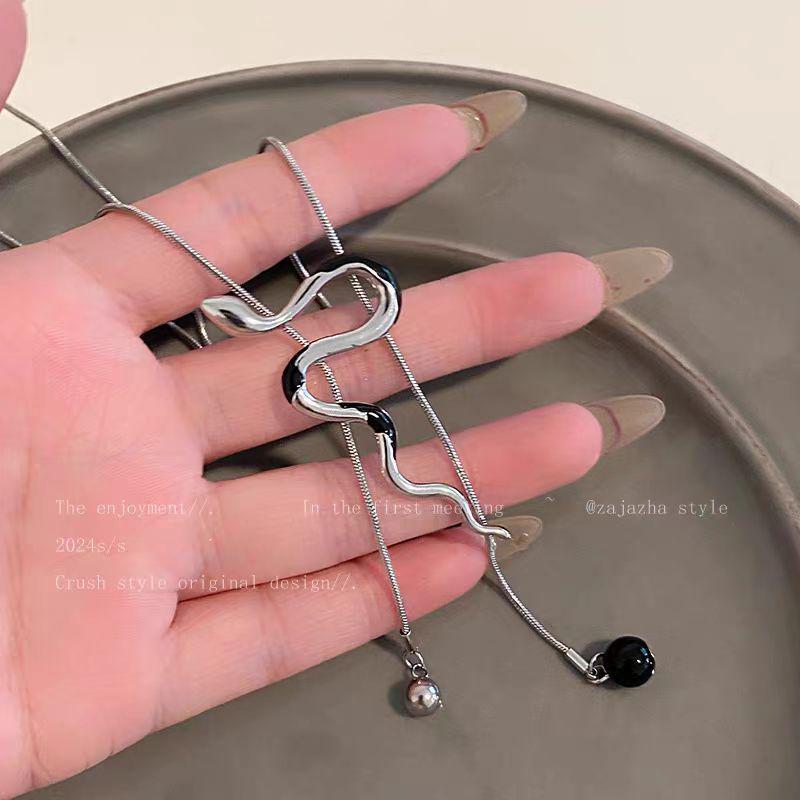 Серебряное выдвижное ожерелье-змея - Осень/Зима 2025 Легкая роскошь Цепочка для свитера для женщин