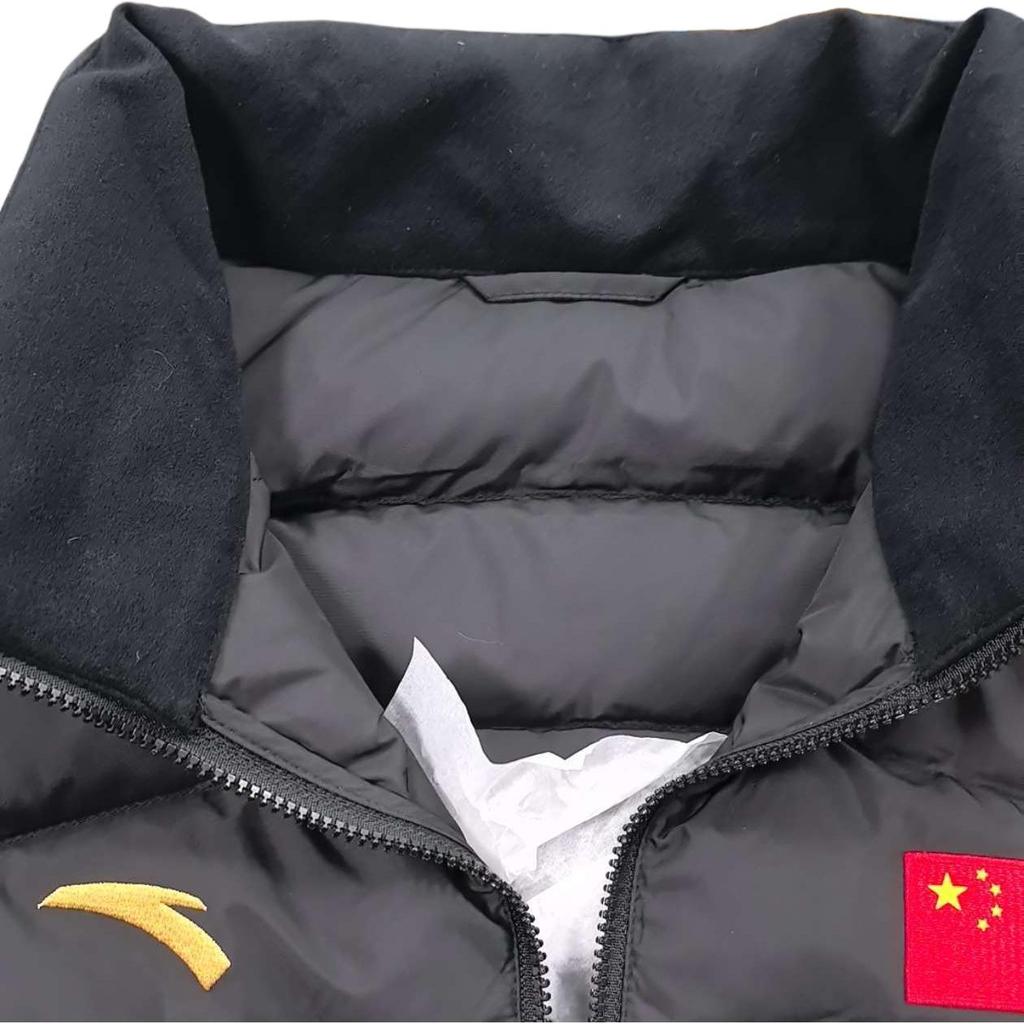 Anta Теплая мужская куртка-пуховик с логотипом и воротником-стойкой, прямого покроя, черная 462340108-1