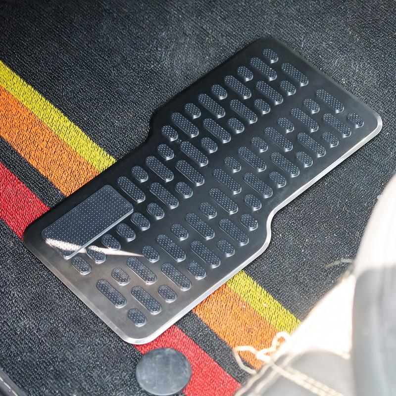 Stainless Steel Car Wear-resistant Thickened Pedal Universal Main Cab Non-slip Metal Repair Protection Foot Mat Car Accessories
