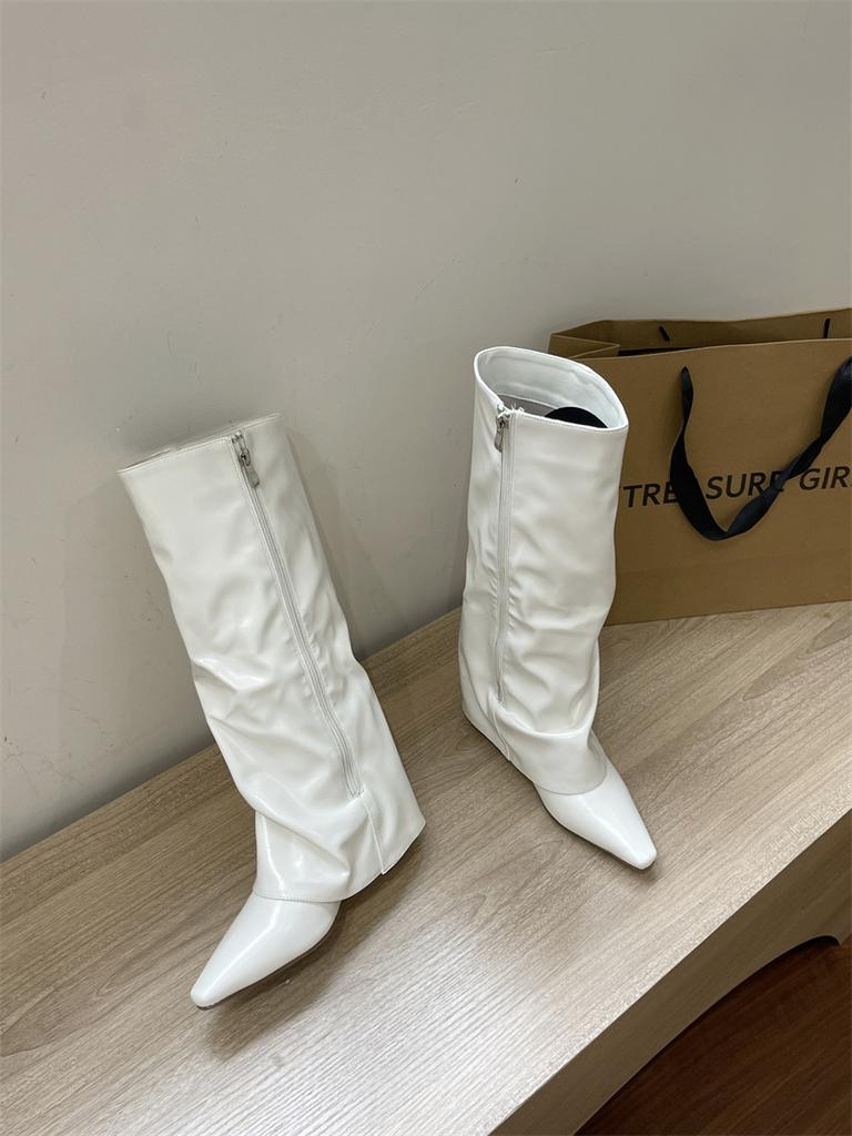 Огромные ноги! Белые ботильоны на высоком каблуке, ботфорты в стиле Spice Girl, с острым носком, на танкетке, с высоким голенищем, но до колена, женские