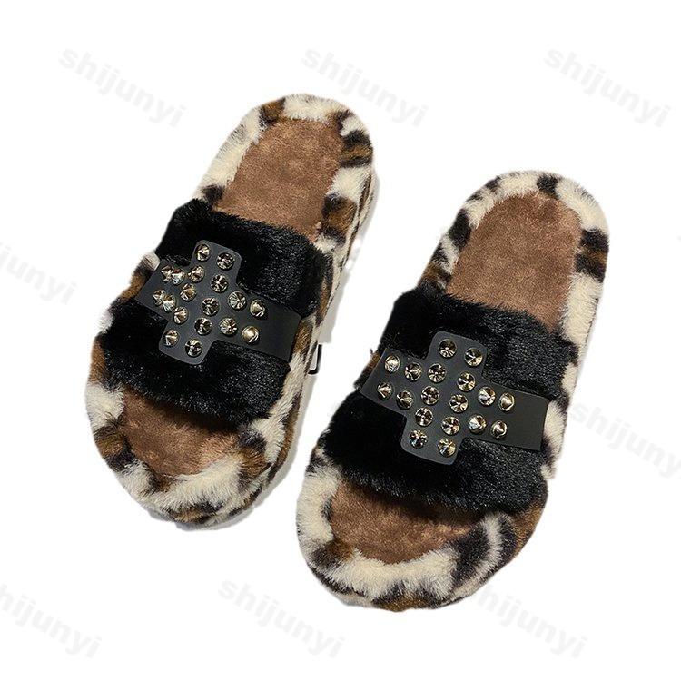 Модные женские утолщенные плюшевые меховые тапочки зимние дизайнерские мокасины на толстой платформе с заклепками женские хлопковые тапочки на толстой подошве шлепанцы