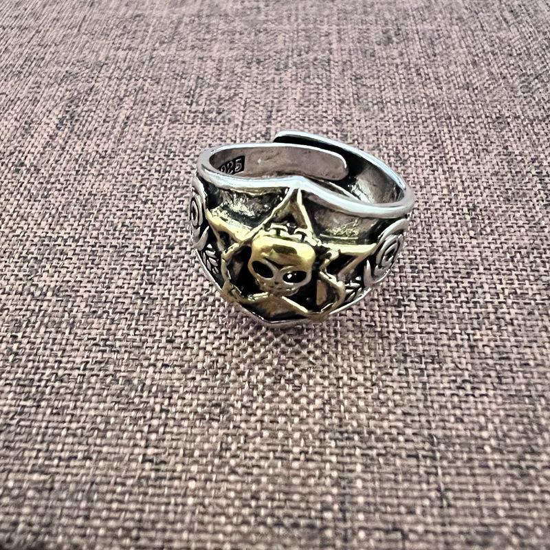 Кольцо Dark Series Retro Skull Five-Claw Ring - крутой аксессуар в стиле хип-хоп и уличный стиль