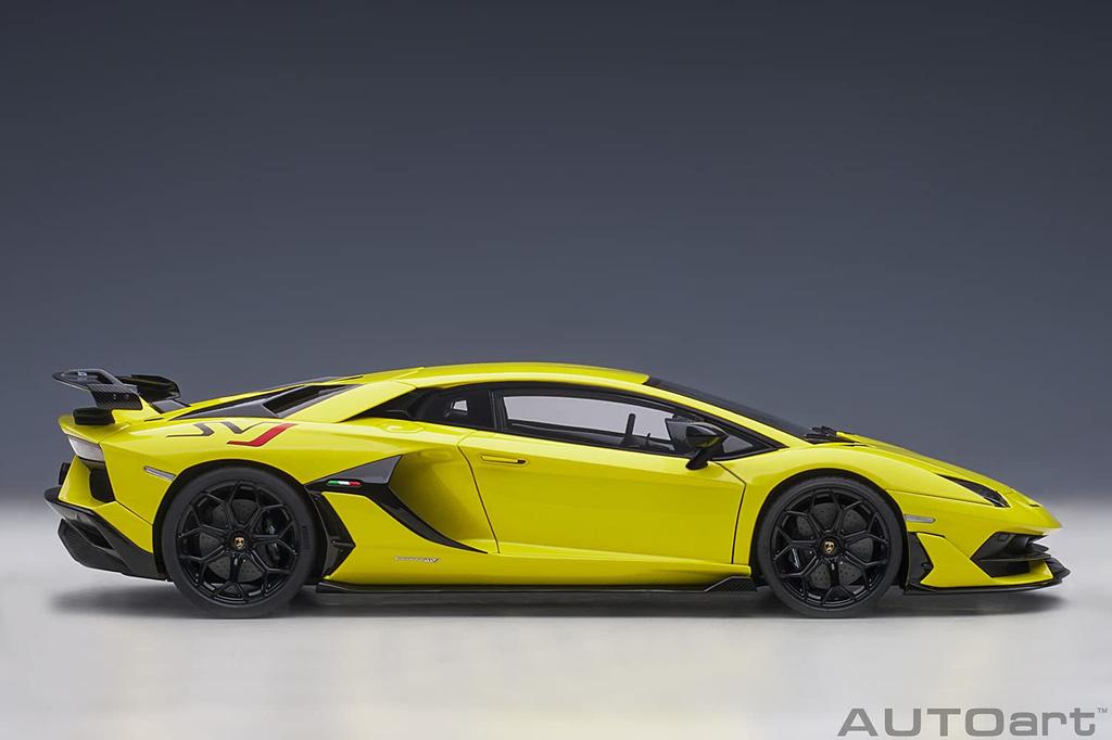 AUTOart Lamborghini Aventador SVJ Pearl Yellow Готовый продукт 1/18