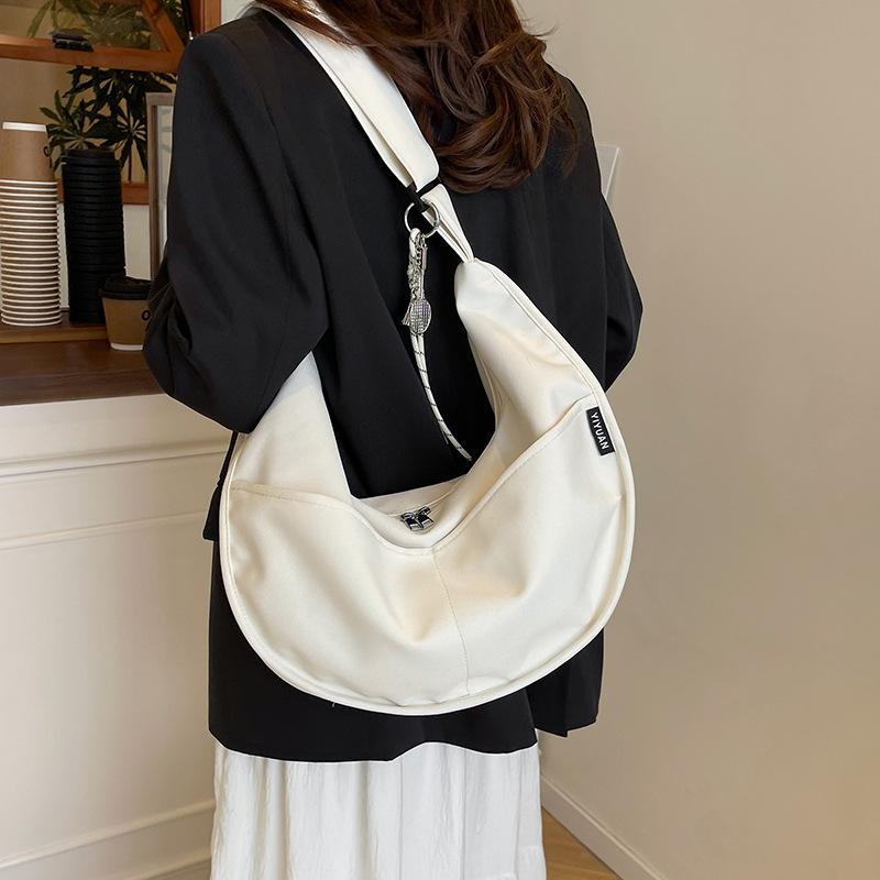 Crossbody bag women's 2025 new large-capacity casual foreign-style dumpling bag women's lightweight shoulder bag class commuter bag