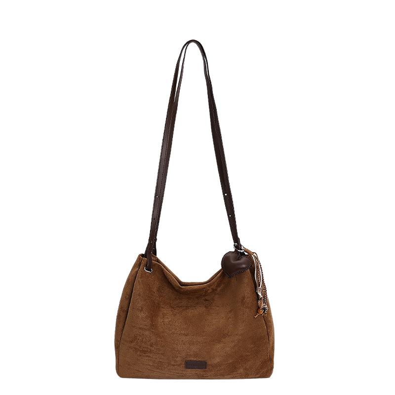 Вместительная ретро-сумка женская осенне-зимняя универсальная 2025 новая повседневная на плечо подмышку сумка-тоут для поездок на работу