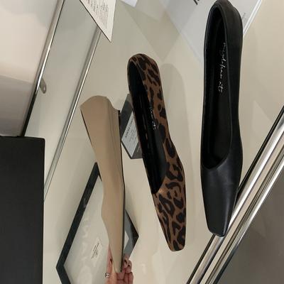 Нишевые квадратный носок мягкая подошва универсальные весна и осень четыре сезона новые французский темперамент плоский каблук мелкий вырез одинарные ленивые туфли женские