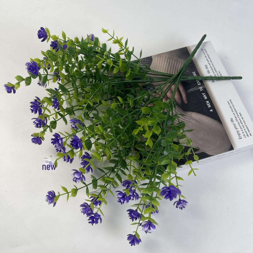 Букет из семи роз с эвкалиптом и камелией - Искусственные цветы