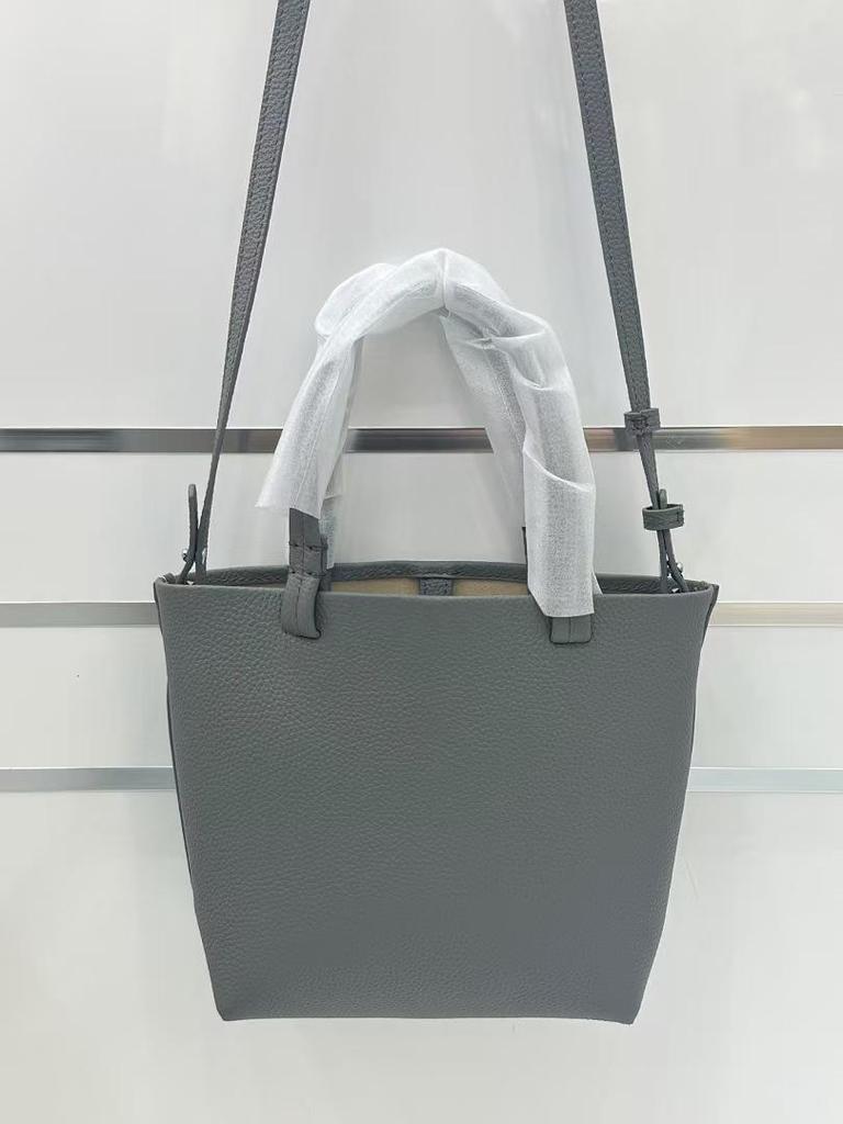 Маленькая сумка-тоут The Row из натуральной кожи - Большая вместимость, узор личи, стили ношения на плече/кроссбоди/под мышкой.