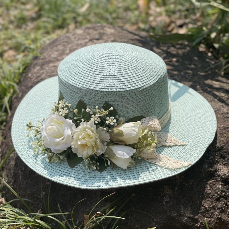 Flat top straw hat women's summer outdoor travel sunscreen sun hat new flower top hat vacation beach hat